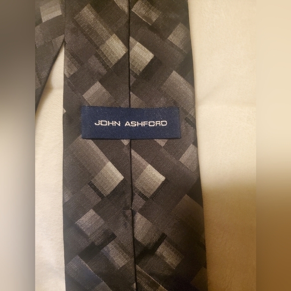 John Ashford Dress Tie NWOT - Picture 3 of 3